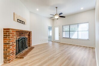 215 Meadowbrook Ln in Keller, TX - Building Photo - Building Photo