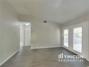 10235 Flatland Trail in Converse, TX - Building Photo - Building Photo