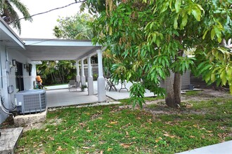 15831 SW 106th Ave in Miami, FL - Building Photo - Building Photo
