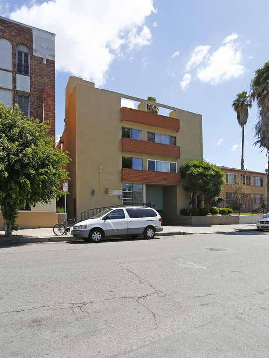 Berendo Street in Los Angeles, CA - Foto de edificio