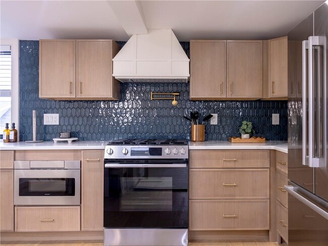 7 Dearborn St in Newport, RI - Building Photo - Building Photo