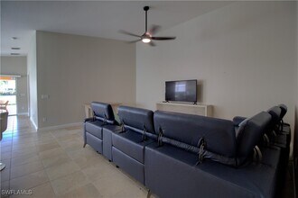 7622 Novara Ct in Naples, FL - Foto de edificio - Building Photo