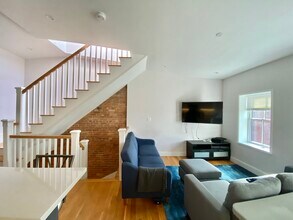 11 Highland Park Ave, Unit 2 in Boston, MA - Foto de edificio - Building Photo