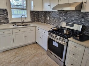 108 Grand Ave in Middletown, NY - Building Photo - Building Photo
