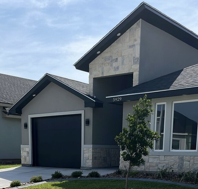5929 N Rayo del Sol St in Edinburg, TX - Building Photo - Building Photo