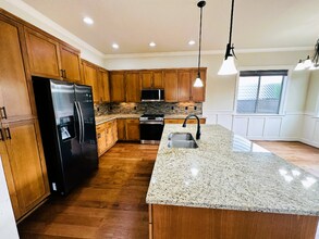 14660 NW Delia St in Portland, OR - Building Photo - Building Photo