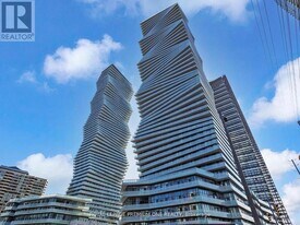 3900 Confederation Pkwy in Mississauga, ON - Building Photo