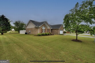 201 Brookstone Dr SW in Calhoun, GA - Building Photo - Building Photo