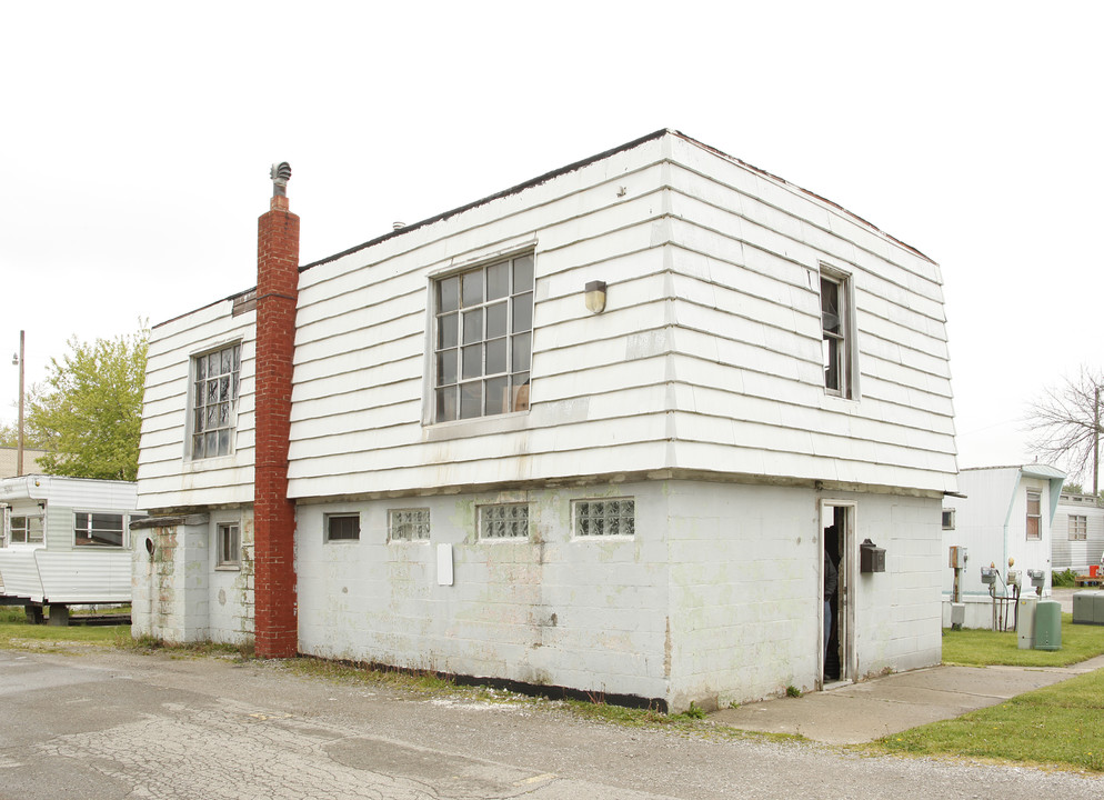 Old Orchard Mobile Home Park in Westland, MI - Building Photo