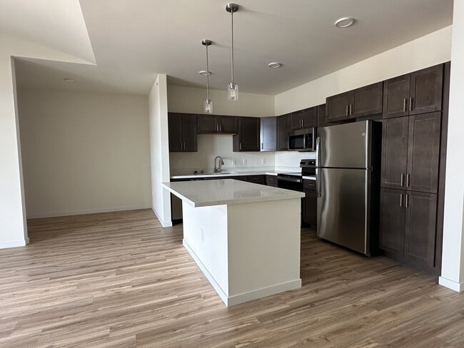 Colorado Commons - 143 N Wildwood St