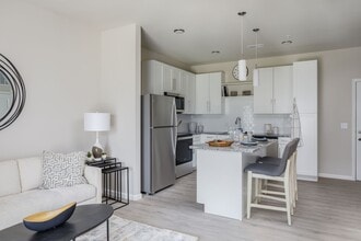 The Edison at Blue Springs in Blue Springs, MO - Foto de edificio - Building Photo