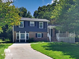 1836 Hillsway SW in Snellville, GA - Building Photo