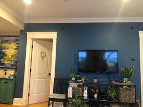 147 Hudson St, Unit 1 in Somerville, MA - Building Photo - Building Photo