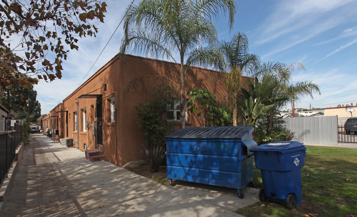 2665-2671 Pasadena Ave in Los Angeles, CA - Building Photo
