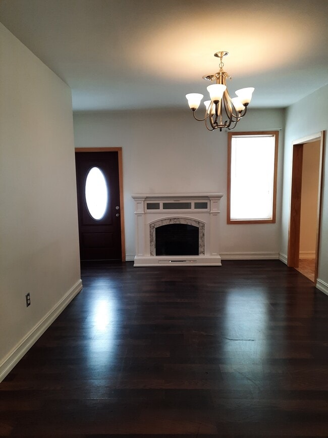 247 Main St, Unit LUXURY APT C in Clarion, PA - Building Photo - Building Photo