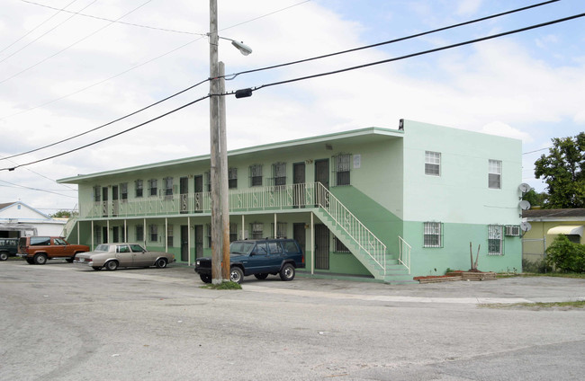 Alfonso Apartments in Miami, FL - Foto de edificio - Building Photo