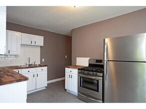 6115 Nicollet Ave, Unit 6113 in Minneapolis, MN - Foto de edificio - Building Photo