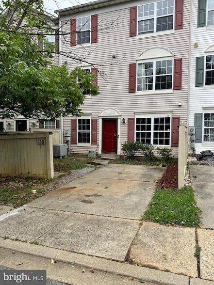 116 Crossbill Way in Frederick, MD - Building Photo