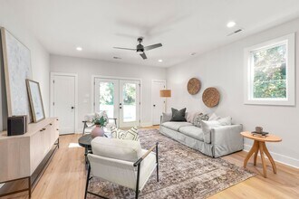 1314 Carolyn Dr in Charlotte, NC - Foto de edificio - Building Photo