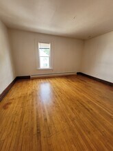 217 York St, Unit 2FF2 in Hanover, PA - Building Photo - Building Photo