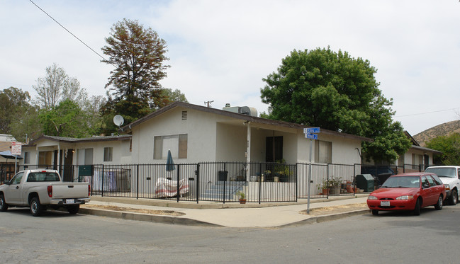 202 Ellis St in Lake Elsinore, CA - Building Photo - Building Photo