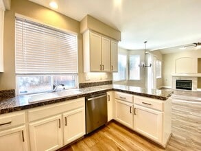 2148 New Hampshire Way in Sacramento, CA - Building Photo - Building Photo