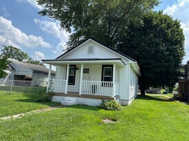 614 W Virginia Ave in Parkersburg, WV - Building Photo