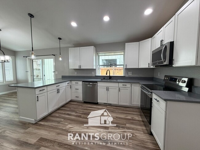 3700 Derby Ln SE in Lacey, WA - Building Photo - Building Photo