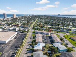 2411-2417 N Oleander Ave in Daytona Beach, FL - Building Photo - Building Photo