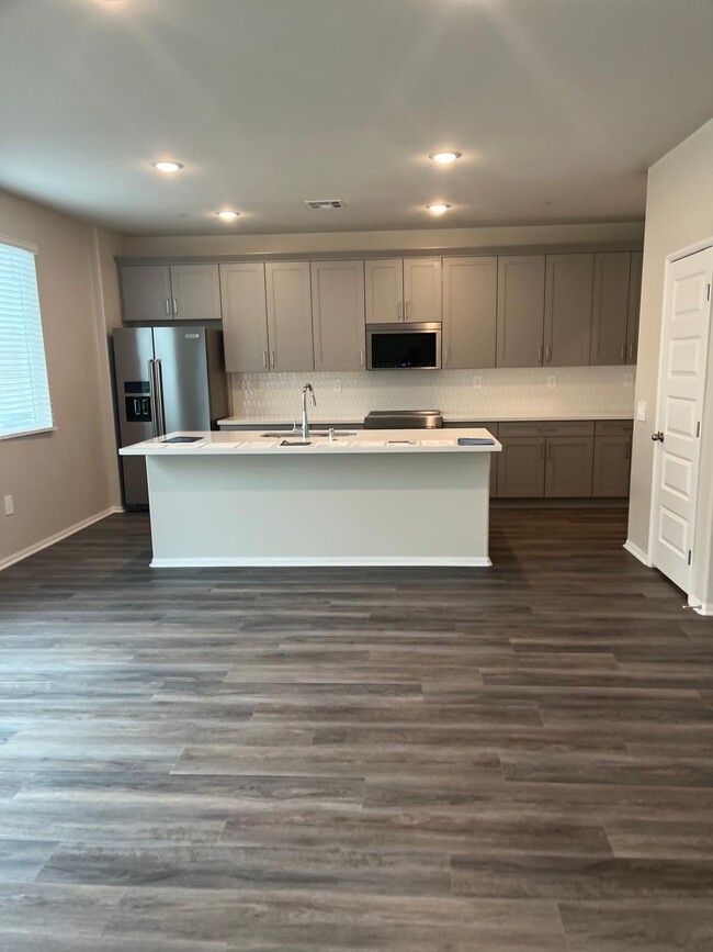 963 Yuzu Way in Redlands, CA - Foto de edificio - Building Photo