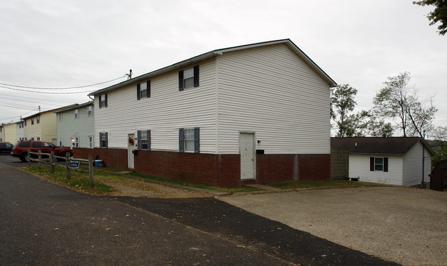 Wyatt Lockwood Apartments in Belpre, OH - Building Photo - Building Photo