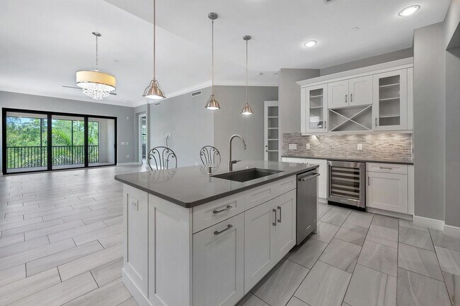16386 Viansa Wy in Naples, FL - Building Photo - Building Photo