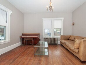 249 Cedar St in Somerville, MA - Building Photo - Building Photo