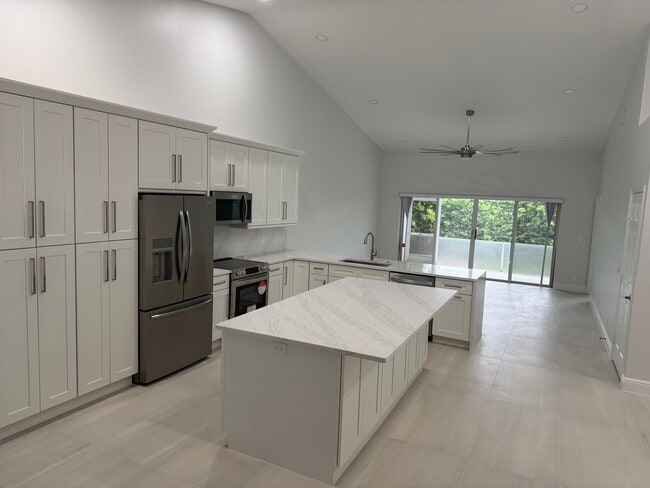 8469 Vía Serena in Boca Raton, FL - Building Photo - Building Photo
