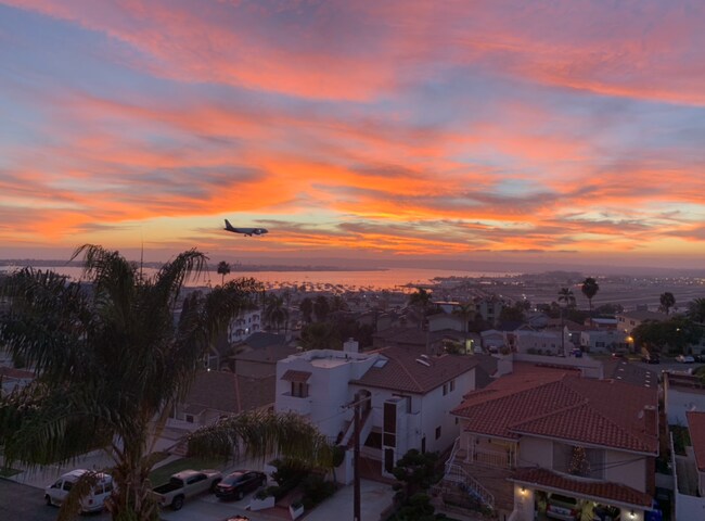 2445 Brant St, Unit 2445 Brant Street#506 in San Diego, CA - Building Photo - Building Photo