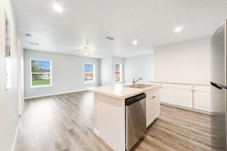 254 Taylor Ln in Kissimmee, FL - Building Photo - Building Photo