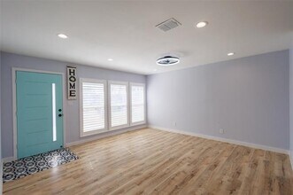 312 Elm St in Hurst, TX - Building Photo - Building Photo