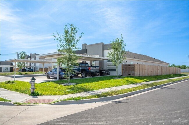 27 N 40th St in Edinburg, TX - Building Photo - Building Photo