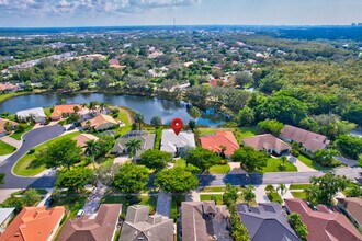 1934 Timberline Dr in Naples, FL - Building Photo - Building Photo