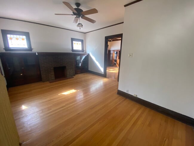 607 N Humphrey Ave, Unit #2 in Oak Park, IL - Building Photo - Building Photo