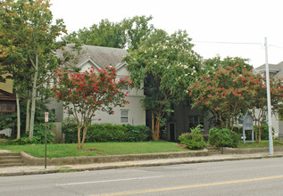 Weybridge Apartments in Memphis, TN - Building Photo - Building Photo