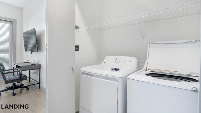 101 S Center St, Unit 447 in Arlington, TX - Building Photo - Building Photo