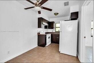 1451 NW 19th St in Fort Lauderdale, FL - Building Photo - Building Photo