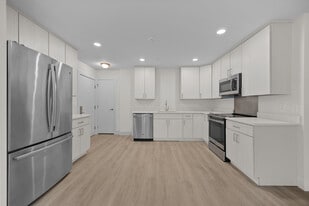 50 Six Calvert in Harrison, NY - Building Photo