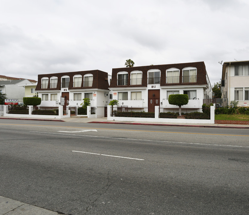 Crenshaw Wilshire Apartments in Los Angeles, CA - Building Photo