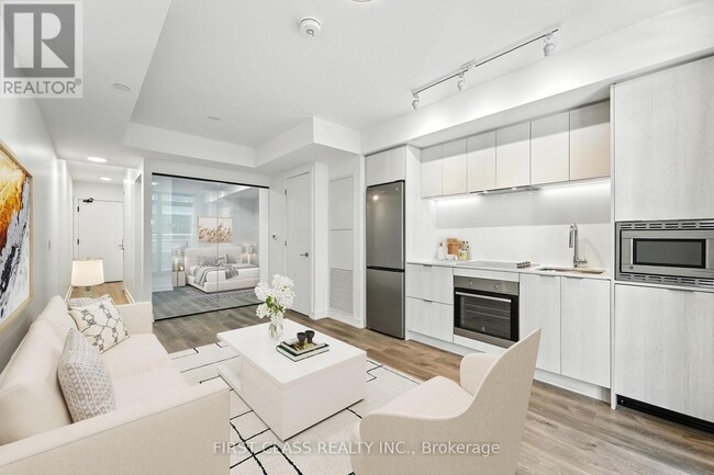 1 Jarvis St in Hamilton, ON - Building Photo - Building Photo