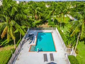 Praxis at Deerfield Beach - A 62+ Community in Deerfield Beach, FL - Building Photo - Building Photo