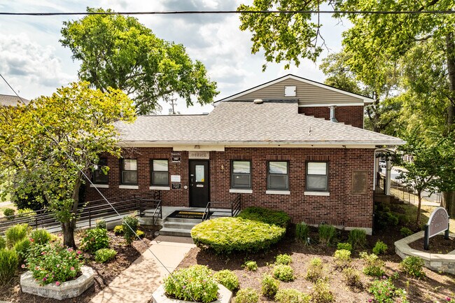 Andrew Jackson Courts in Nashville, TN - Building Photo - Building Photo
