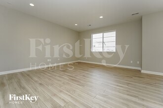 18009 E 99th Pl in Commerce City, CO - Foto de edificio - Building Photo