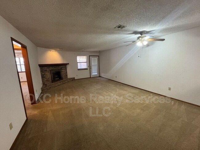 8001 NW 7th Pl in Oklahoma City, OK - Building Photo - Building Photo